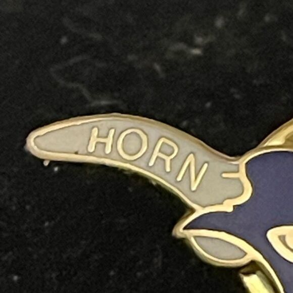 1.25” gold tone and purple enamel Horn Pride lapel hat tie pin - Picture 5 of 12